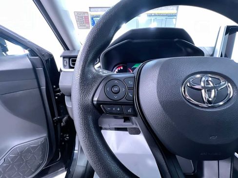 Used 2025 Toyota RAV4 XLE FWD image 20