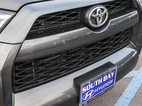 Used 2018 Toyota 4Runner SR5 image 11