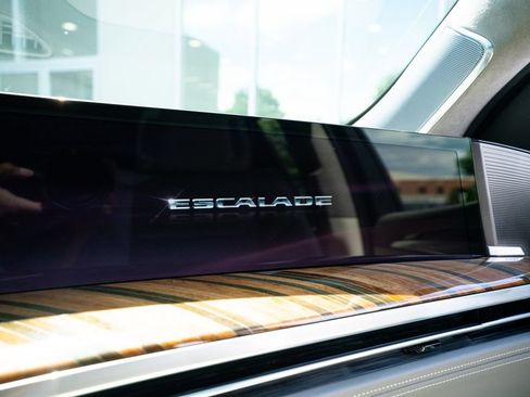 Used 2025 Cadillac Escalade Sport Platinum w/ LPO, Floor Liner Package AWD/4WD image 45