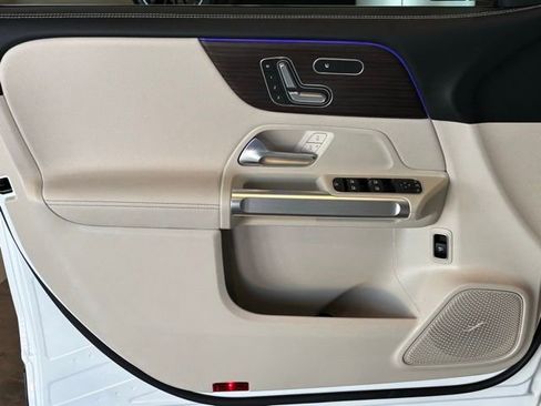 Used 2026 Mercedes-Benz GLB 250 4MATIC image 10