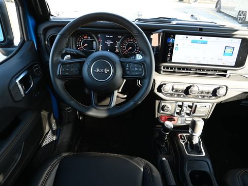 New 2025 Jeep Wrangler Rubicon 392 image 17