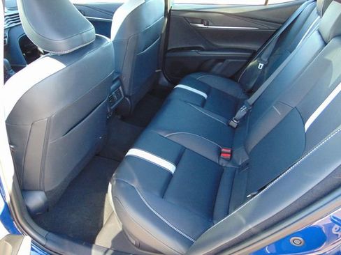 Used 2025 Toyota Camry SE image 21