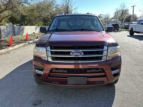 Used 2017 Ford Expedition EL XLT w/ Equipment Group 202A image 9