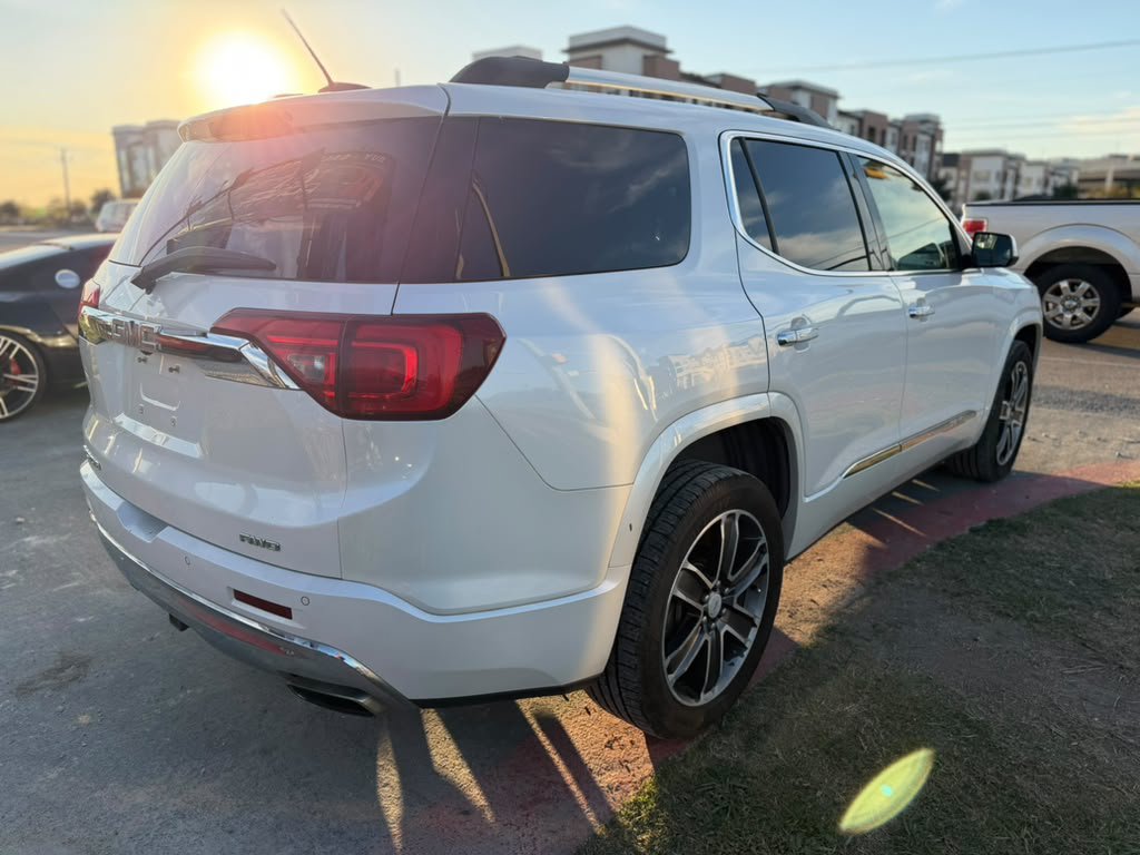 Used 2017 GMC Acadia Denali AWD/4WD image 8