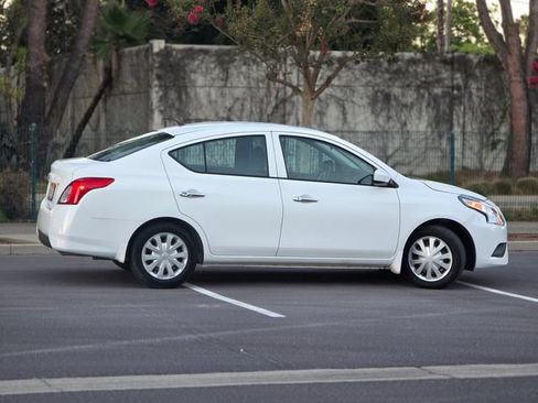 Used 2016 Nissan Versa S FWD image 5