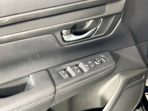 Used 2023 Honda CR-V LX image 17