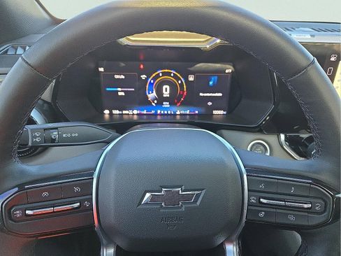 Used 2024 Chevrolet Colorado ZR2 w/ ZR2 Convenience Package III image 24