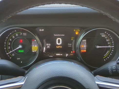 Used 2023 Jeep Wrangler Unlimited Sahara image 33