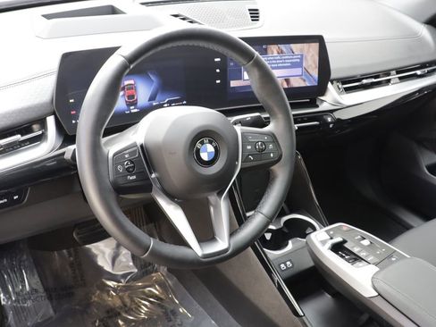 Certified 2025 BMW X2 xDrive28i AWD/4WD image 7