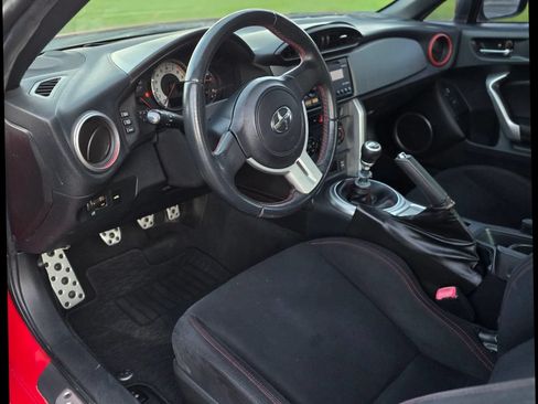 Used 2016 Scion FR-S RWD image 17
