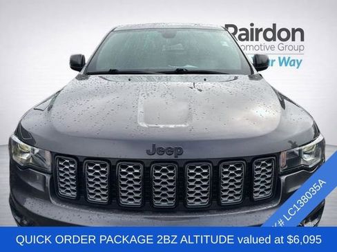 Used 2020 Jeep Grand Cherokee Altitude image 2
