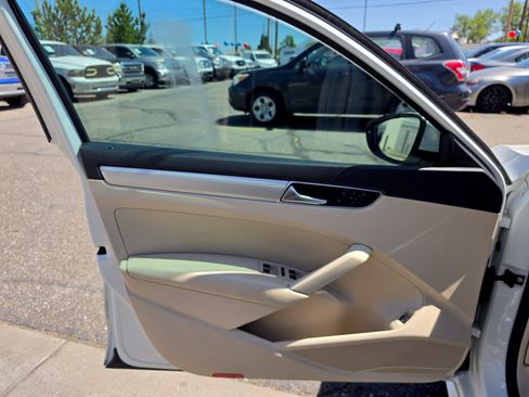 Used 2019 Volkswagen Passat 2.0T Wolfsburg w/ Wheels & Sunroof Package FWD image 12