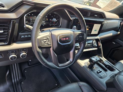 Used 2025 GMC Sierra 1500 AT4 w/ AT4 Premium Package AWD/4WD image 13