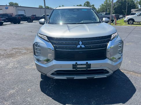 Used 2023 Mitsubishi Outlander SE FWD image 8