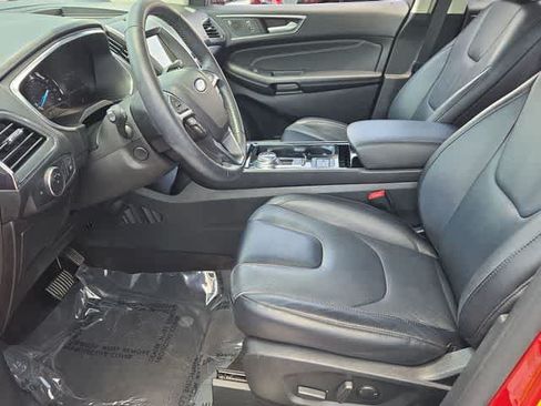 Used 2020 Ford Edge Titanium FWD image 16