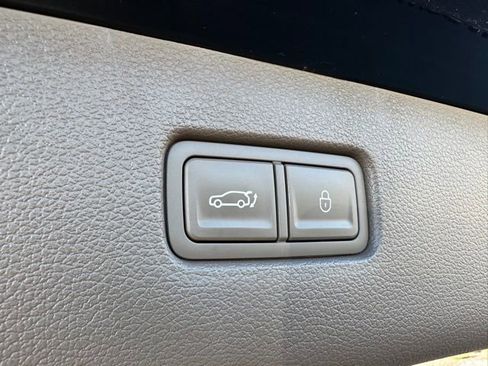 Used 2023 Genesis GV80 2.5T w/ Prestige 20" Package AWD/4WD image 11