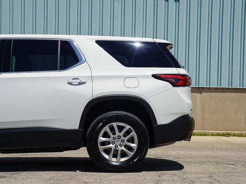 Used 2023 Chevrolet Traverse LS AWD/4WD image 10