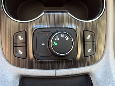 Used 2023 GMC Acadia SLT AWD/4WD image 29