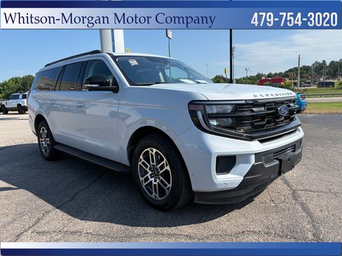 Used 2025 Ford Expedition Max Active AWD/4WD image 3