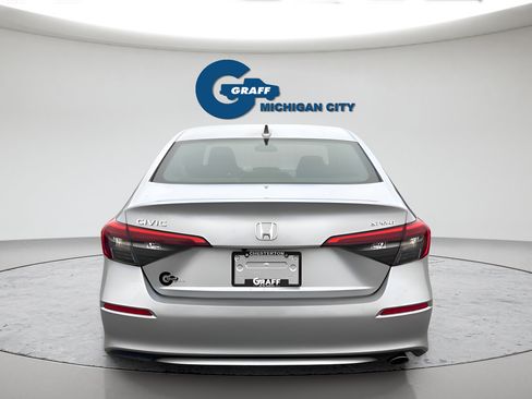 Used 2024 Honda Civic Sport image 4
