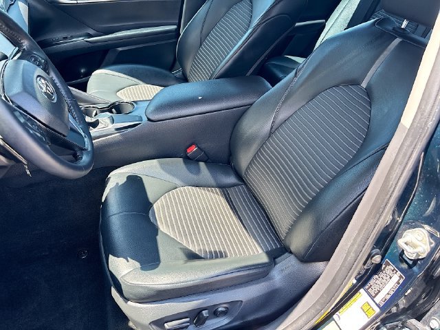 Used 2020 Toyota Camry SE FWD image 22