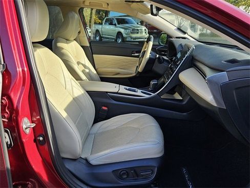 Used 2020 Toyota Avalon Limited image 15