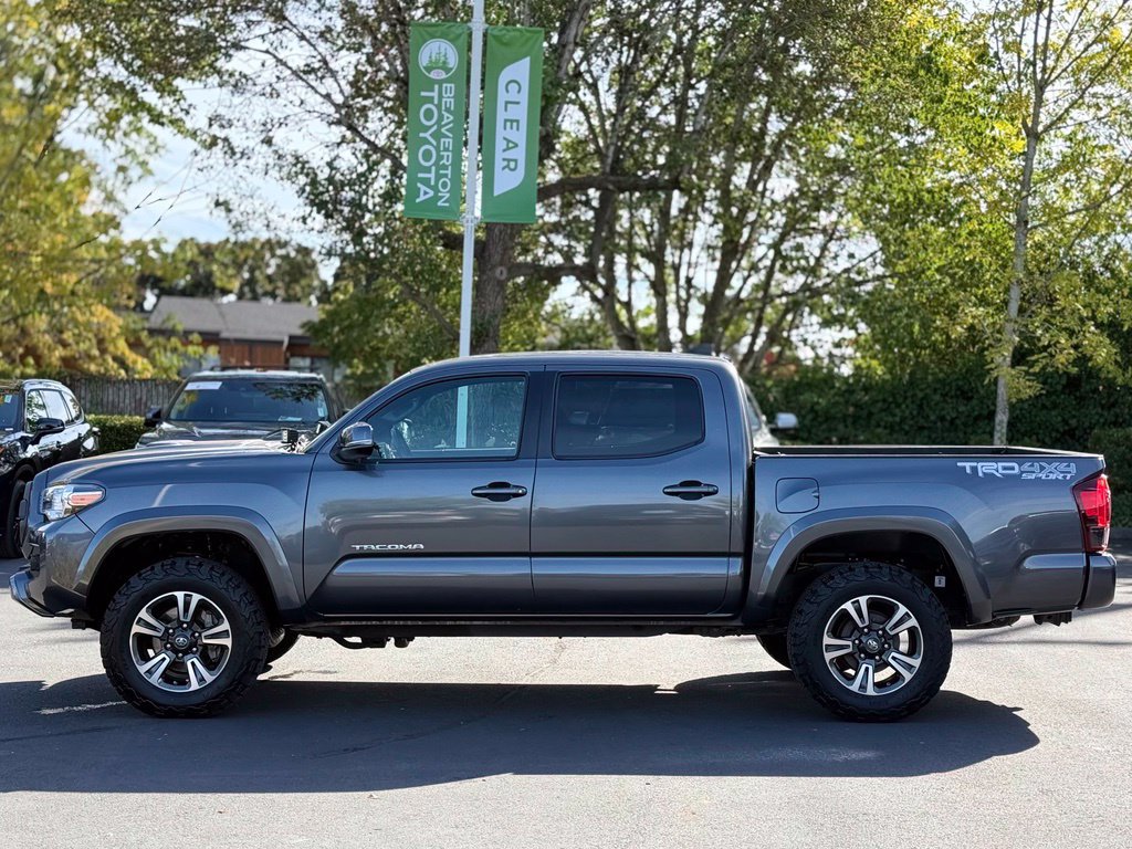 Used 2019 Toyota Tacoma TRD Sport AWD/4WD image 2