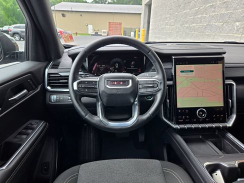 Used 2025 GMC Acadia Elevation FWD image 32