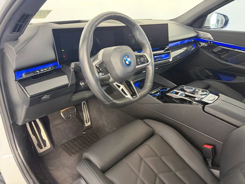 Used 2024 BMW i5 eDrive40i w/ M Sport Package image 4