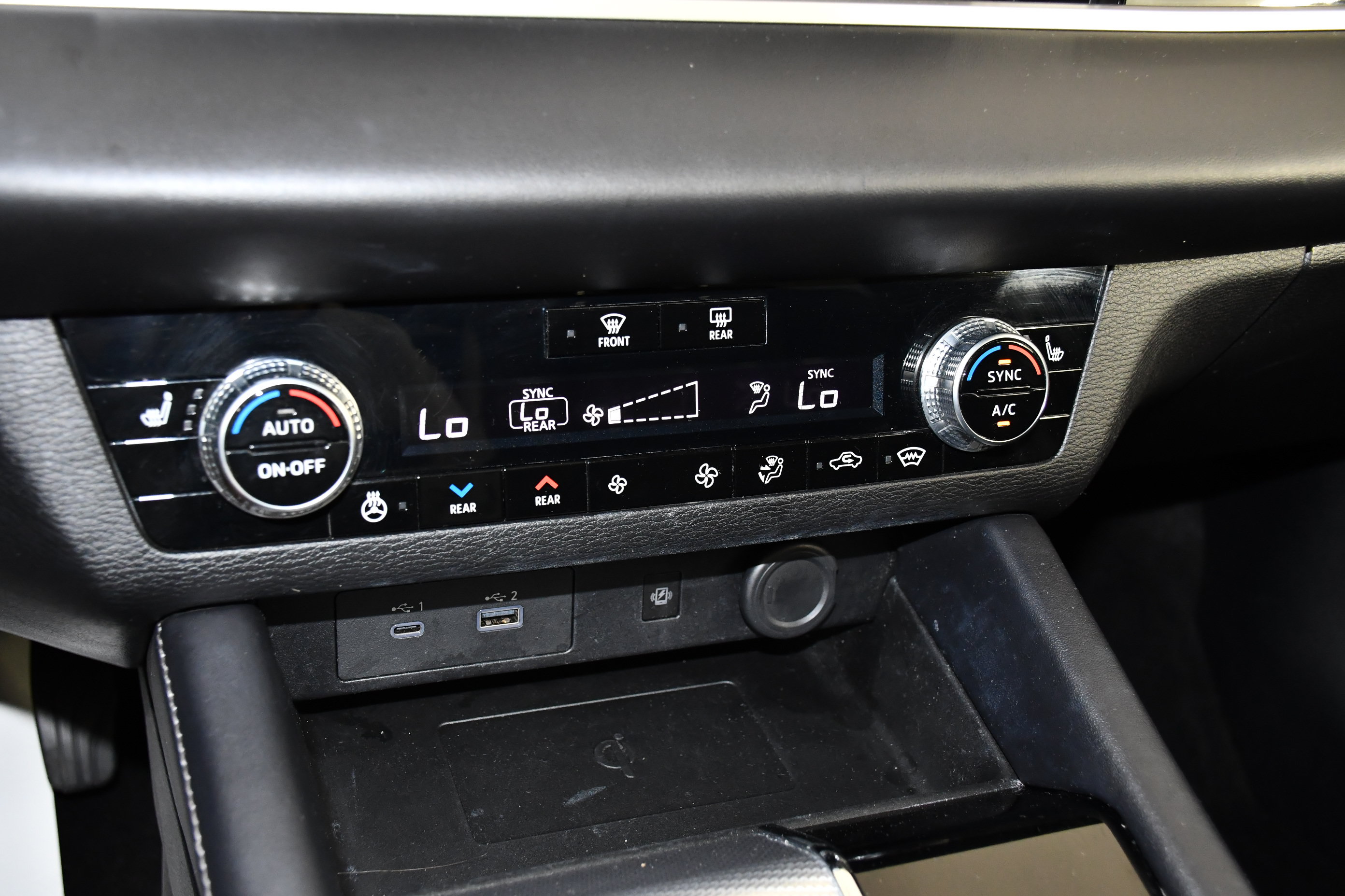 Used 2024 Mitsubishi Outlander SEL AWD/4WD image 28