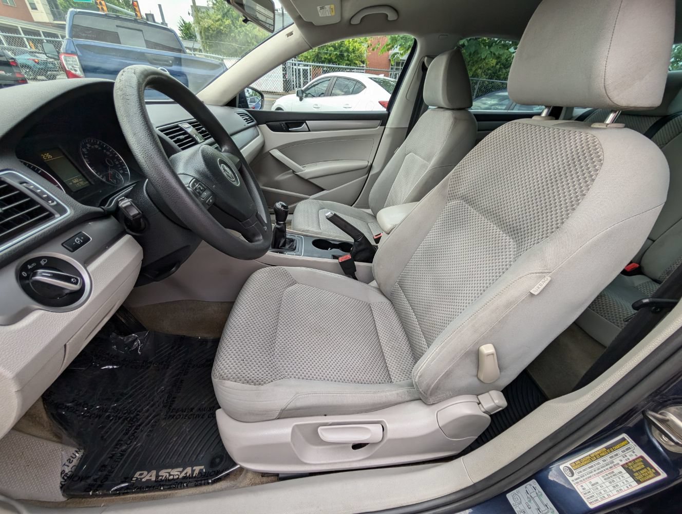 Used 2014 Volkswagen Passat 2.5 S FWD image 15