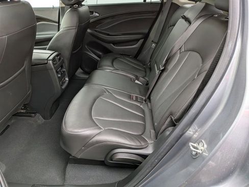 Used 2020 Buick Envision Essence image 17