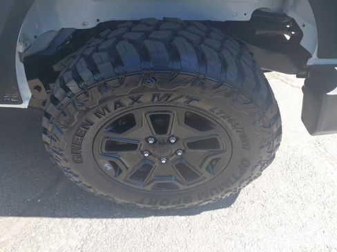 Used 2016 Jeep Wrangler Sport AWD/4WD image 17