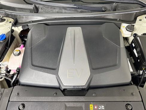 Used 2023 Kia EV6 Wind w/ Wind Technology Package RWD image 30