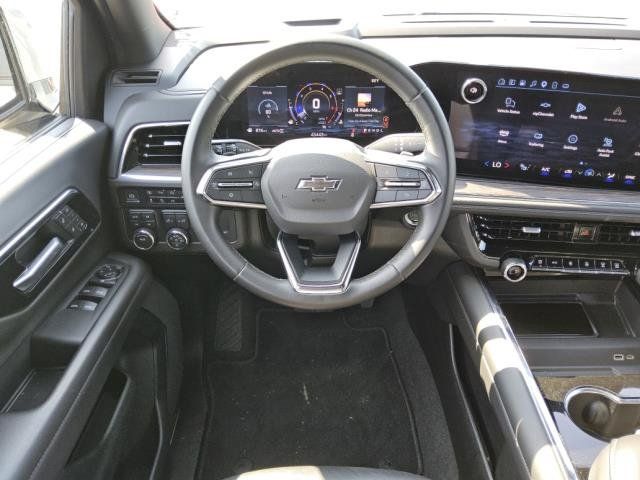 Used 2025 Chevrolet Suburban Z71 AWD/4WD image 19