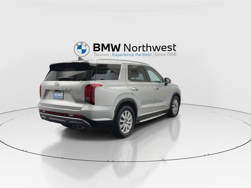 Used 2023 Hyundai Palisade SEL w/ Winter Package image 3
