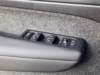 Used 2026 Volvo XC40 B5 Ultra w/ Protection Package Premier