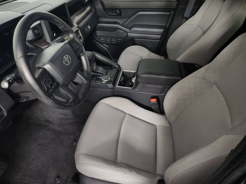 Used 2024 Toyota Tacoma SR5 AWD/4WD image 12