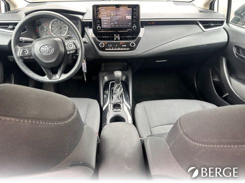 Used 2022 Toyota Corolla LE FWD image 17