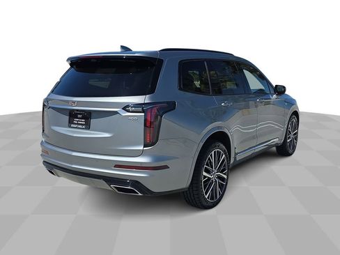 Used 2023 Cadillac XT6 Sport w/ Platinum Package image 8