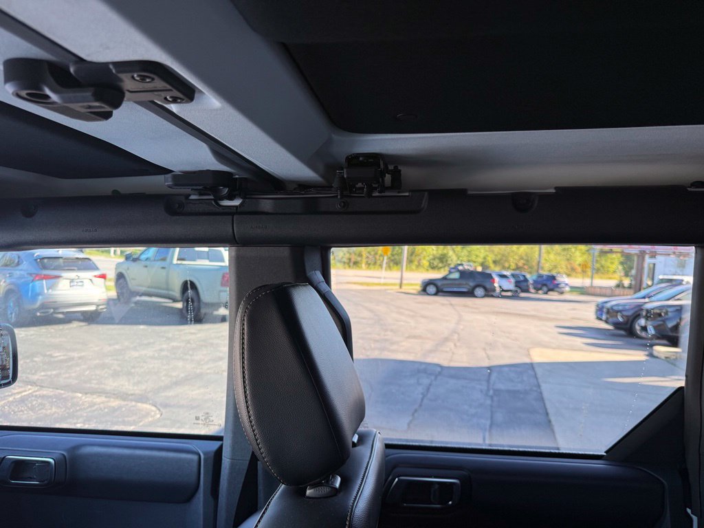 Used 2025 Ford Bronco Badlands AWD/4WD image 33
