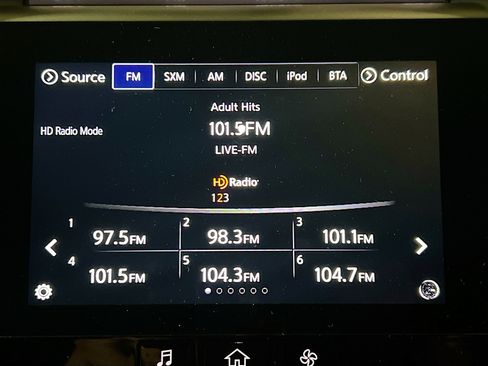 Used 2018 INFINITI Q60 3.0t Luxe w/ Sensory Package 3.0T Luxe image 11