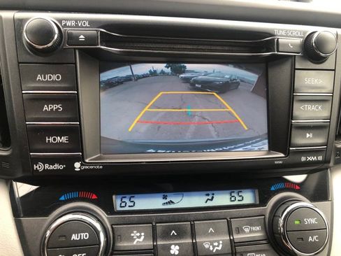 Used 2016 Toyota RAV4 XLE AWD/4WD image 17