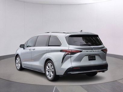 Used 2021 Toyota Sienna Platinum