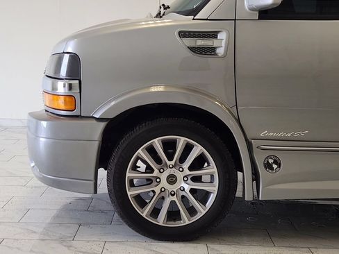 Used 2021 Chevrolet Express 2500 LS w/ Enhanced Convenience Package RWD image 8