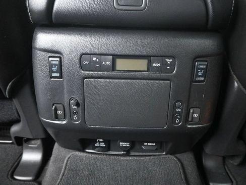 Used 2019 Nissan Armada Platinum RWD image 27
