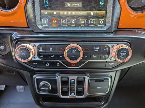 Used 2022 Jeep Gladiator Sport AWD/4WD image 22