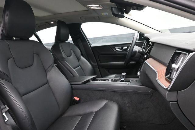 Used 2023 Volvo S60 B5 Core w/ Climate Package FWD image 30