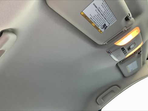Used 2020 Toyota Corolla LE FWD image 14