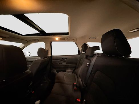 Used 2024 Nissan Pathfinder SV AWD/4WD image 26